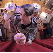 Insegnante diplomato impartisce lezioni di batteria presso il proprio studio. Da principiante ad avanzato